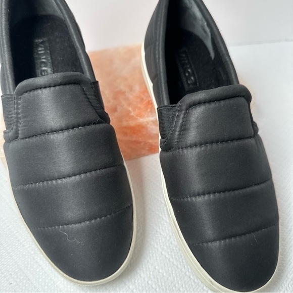 Vince Blair Quilted Slip On Shoe Cross Trainer 5.5 black Retail $200 - Picture 11 of 11